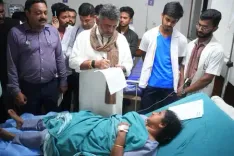 बेंगलुरु दीवार हादसा: उपमुख्यमंत्री डीके शिवकुमार ने अस्पताल का किया दौरा, घायलों से की मुलाकात