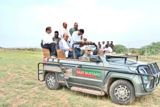 ग्रेट इंडियन बस्टर्ड संरक्षण: भूपेंद्र यादव ने कच्छ के नलिया में सॉफ्ट रिलीज सेंटर का उद्घाटन किया