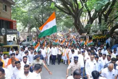 बेंगलुरु में भाजपा का 'हर घर तिरंगा' मार्च, विजयेंद्र बोले — 'कांग्रेस से देशभक्ति नहीं सीखनी'