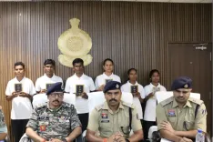 बीजापुर में ₹35 लाख के इनामी छह नक्सलियों का सरेंडर, मुख्यधारा में वापसी