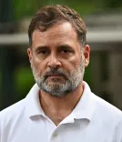 राहुल गांधी समेत 5 विपक्षी सांसदों के खिलाफ जमुई अदालत में शिकायत, संसद में प्रदर्शन पर विवाद