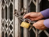 केरल के पय्यन्नूर में धमकियों के चलते निर्दलीय उम्मीदवार का चुनाव कार्यालय बंद