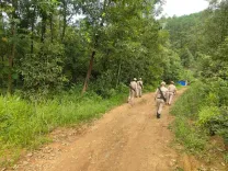 मणिपुर के सेनापति में गोलीबारी: सीआरपीएफ जवान घायल, दो घर जले, NH-2 पर नाकेबंदी