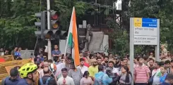 धर्मेंद्र प्रधान के इस्तीफे के बाद मुंबई में 'तिरंगा विजय मार्च', उद्धव और राज ठाकरे एक साथ
