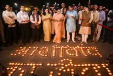 PM मोदी के जन्मदिन पर विजय चौक पर जले 1.25 लाख दीये, दिल्ली CM और NDMC ने मनाया 'सेवा दिवस'
