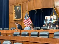 क्या डेमोक्रेट्स ने ट्रंप की नीतियों पर सवाल उठाते हुए भारत को खोने की चेतावनी दी?