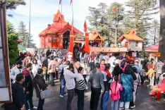 क्या नए साल पर हिमाचल के मंदिरों में भक्तों की भीड़ लगी?
