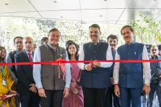 धारावी एक्सपीरियंस सेंटर का उद्घाटन: CM फडणवीस बोले — निवासियों का भरोसा जीतेगा यह केंद्र