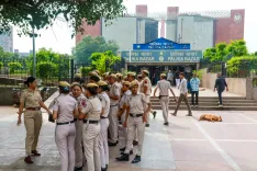 दिग्विजय सिंह का दिल्ली पुलिस पर बड़ा आरोप, NSUI कार्यकर्ता से दुर्व्यवहार पर कार्रवाई की मांग