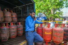 केंद्र ने कहा: घरेलू एलपीजी आपूर्ति सामान्य, पैनिक बुकिंग में कमी