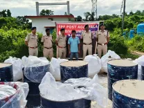 अगरतला में डीआरआई की बड़ी कार्रवाई: बिहार से आई मालगाड़ी से ₹6.54 करोड़ का प्रतिबंधित कफ सिरप जब्त, एक गिरफ्तार