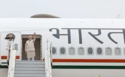 पीएम मोदी ब्रिटेन और मालदीव की यात्रा पर रवाना, ठोस परिणामों की उम्मीद