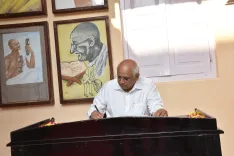 गांधी जयंती पर पोरबंदर में CM भूपेंद्र पटेल ने दी श्रद्धांजलि, स्वच्छ भारत और आत्मनिर्भरता को बताया गांधी के स्वप्न की परिणति