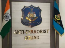 राजकोट एयरपोर्ट पर गुजरात एटीएस की बड़ी कार्रवाई: ₹5 करोड़ की 180 किलो चांदी जब्त, जीएसटी चोरी की आशंका