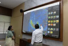 गुजरात में भारी बारिश का अलर्ट: 13 जिलों में हाई अलर्ट, अधिकारियों की छुट्टियाँ रद्द