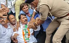 नीट पेपर लीक विरोध: अहमदाबाद में गुजरात कांग्रेस अध्यक्ष अमित चावड़ा समेत 100 हिरासत में