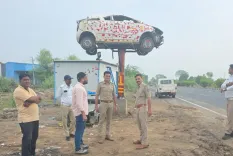 एनएच-48 पर क्षतिग्रस्त कार प्रदर्शित: साबरकांठा में एनएचएआई-पुलिस की अनोखी सड़क सुरक्षा पहल