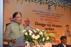 गुजरात सरकार का ऊर्जा संरक्षण अभियान: सरकारी दफ्तरों में एसी 24°C पर अनिवार्य, 45 दिन में एक्शन प्लान