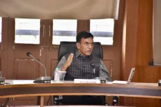 केशोद एयरपोर्ट से 2027 तक एयरबस और कार्गो उड़ानें: मांडविया ने ₹364 करोड़ के पुनर्विकास कार्य में तेजी के निर्देश दिए