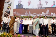 गुजरात के 17 नगर निगमों और 152 नगर पालिकाओं को ₹3,850 करोड़ का शहरी विकास अनुदान