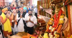 वाल्मीकि जयंती पर अमृतसर तीर्थ स्थल पहुंचे CM नायब सैनी, दिव्यांगजनों को ट्राइसाइकिल वितरित कीं