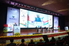 क्या दिल्ली में आईआईसीडीईएम-2026 सम्मेलन में वैश्विक चुनाव निकायों के प्रमुखों ने भाग लिया?