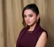 हेली शाह का नवरात्र स्पेशल गाना 'गलगोटो' रिलीज, मोनाली ठाकुर की आवाज़ में जश्न का तड़का
