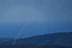 हिजबुल्लाह का दावा: उत्तरी इजरायल में राफेल रक्षा परिसर पर रॉकेट से क‍िया हमला