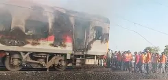 राजधानी एक्सप्रेस में आग: रतलाम के पास दो बोगियाँ जलीं, सभी यात्री सुरक्षित, उच्चस्तरीय जांच शुरू