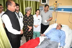 हिमाचल BJP सांसद हर्ष महाजन IGMC में भर्ती, बिंदल-जयराम ने लिया हालचाल; डिहाइड्रेशन से थे पीड़ित