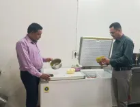 गुजरात में खाने के ठिकानों पर छापेमारी: 1.40 लाख रुपये का जुर्माना और 615 किलो खराब खाना नष्ट