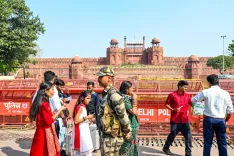 15 अगस्त से पहले दिल्ली में हाई अलर्ट: लाल किले के पास ट्रैफिक डायवर्जन, 20,000 से अधिक लोगों का सत्यापन