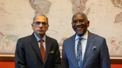 डोनाल्ड ट्रंप की टैरिफ नीति के बीच अमेरिकी सांसद से मिले भारतीय राजदूत क्वात्रा