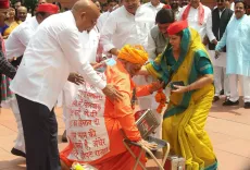 राम मंदिर चढ़ावा चोरी विवाद: एनडीए ने पप्पू यादव पर कार्रवाई माँगी, इंडिया ब्लॉक ने प्रदर्शन का बचाव किया