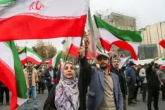 ईरान में मानवीय सहायता के लिए डिजिटल दान में तकनीकी बाधाएं, भारत में कैश डोनेशन का आग्रह