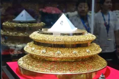 क्या जम्मू-कश्मीर के उपराज्यपाल ने रूस के कलमीकिया स्थित बौद्ध मठ का दर्शन किया?