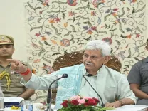 अमरनाथ यात्रा 2026: एलजी मनोज सिन्हा ने बालटाल बेस कैंप पहुंचकर सुरक्षा व बुनियादी ढांचे की समीक्षा की