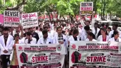 आंध्र प्रदेश: 9,000 जूनियर डॉक्टरों ने इमरजेंसी सेवाएं ठप कीं, स्टाइपेंड में 15% बढ़ोतरी की मांग