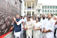 बेलगावी को कैबिनेट में 2 और सीटें मिलें — लक्ष्मी हेब्बालकर का दावा, 11 कांग्रेस विधायकों का हवाला