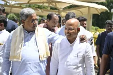 कर्नाटक को मिलीं 1,122 अतिरिक्त सरकारी मेडिकल सीटें, केंद्र देगा ₹1,090 करोड़ का अनुदान
