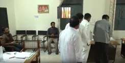 कर्नाटक एमएलसी चुनाव 2026: चार सीटों पर मतदान जारी, 43 उम्मीदवारों के बीच कड़ा मुकाबला
