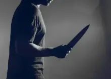 पुणे के दौंड में दो भाइयों ने 29 वर्षीय युवक से मारपीट कर ₹3,500 लूटे, लोहे की रॉड से किया हमला