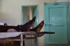 शाहजहांपुर में करवा चौथ से एक दिन पहले पति ने कुल्हाड़ी से पत्नी की हत्या की, बच्चे को लेकर फरार