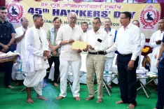 मणिपुर: NH-2 पर लगातार चौथे दिन बसें सुचारू, CM खेमचंद ने नागा-कुकी समुदायों का जताया आभार