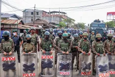 मणिपुर में इंटरनेट बैन हटाया गया, हालात में आई सुधार