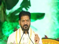 तेलंगाना के सीएम ने मिडिल ईस्ट संघर्ष से उर्वरक संकट की चेतावनी दी