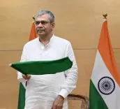 रामनगर-देहरादून पहली सीधी एक्सप्रेस ट्रेन शुरू, रेल मंत्री वैष्णव ने वर्चुअल हरी झंडी दिखाई