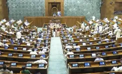 लोकसभा की कार्यवाही स्थगित: हंगामे की भेंट चढ़ा मानसून सत्र, सिर्फ 37 घंटे हुई चर्चा, एक महीने में 12 बिल पास