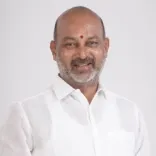 ओवैसी के कॉलेज पर सियासी संग्राम: बंदी संजय कुमार ने कांग्रेस पर लगाया झील-जमीन बचाने का आरोप