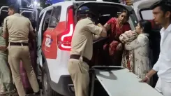 शाजापुर में चार धाम यात्रियों की बस से ट्रक की टक्कर, 25 घायल; चालक फरार